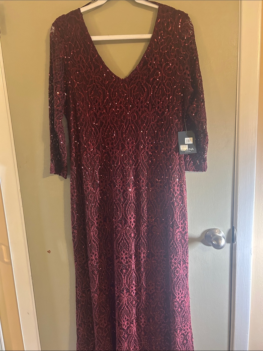 Marina Long Sleeve Lace Gown in Wine NWT size 16